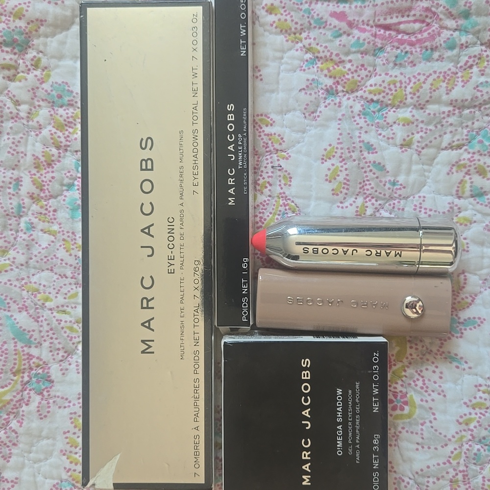Designer Makeup Bundle - Picture 3 of 7